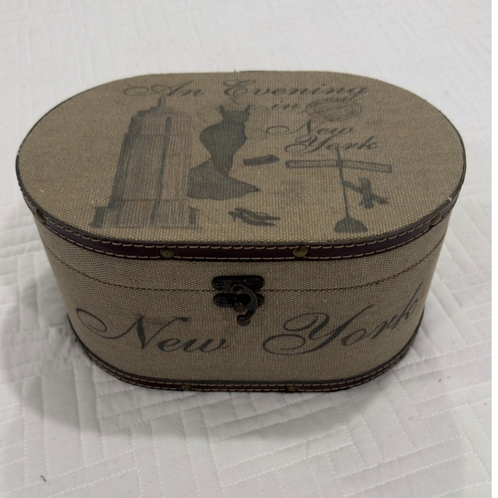 Vintage‎ Savile Row An Evening in New York Oval Decorative Storage Trunk Box